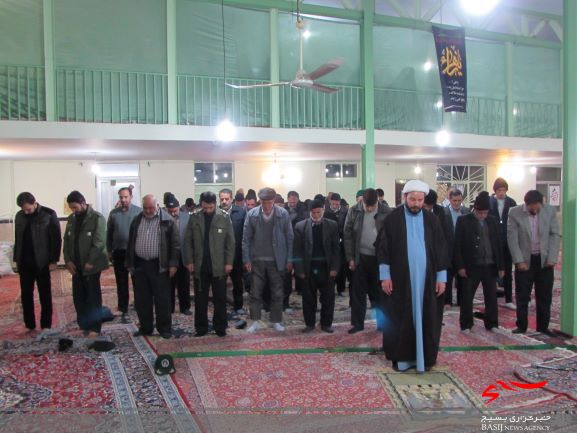 گرامیداشت سالگرد پبروزی انقلاب اسلامی/گلباران قبور شهدا و دیدار با خانواده شهید و خانواده محرومین/افتتاح یک دستگاه واحد مسکونی در روستای ظهیر آباد شهرستان شازند گرامیداشت سالگرد پبروزی انقلاب اسلامی/گلباران قبور شهدا و دیدار با خانواده شهید و خانواده محرومین/افتتاح یک دستگاه واحد مسکونی در روستای ظهیر آباد شهرستان شازند