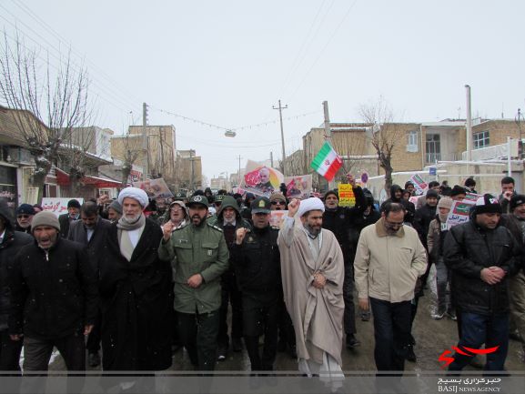 برگزاری راهپیمایی 22 بهمن در شهر آستانه با حضور پرشور مردم و با سخنرانی جناب سرهنگ مهجوری برگزاری راهپیمایی 22 بهمن در شهر آستانه با حضور پرشور مردم و با سخنرانی جناب سرهنگ مهجوری