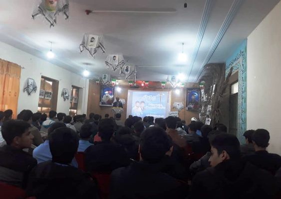 دانش آموزان ادامه دهنده راه شهدا باشند