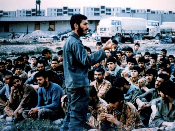 سازش و صلح با کفر حرام است/جواب خون یک نفر از بسجی های ما چه می شود؟