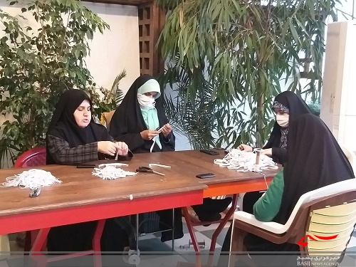 تولید انبوه ماسک و لباس یک بار مصرف بیمارستانی در رامسر / ضرورت همکاری خیرین برای تهیه سبدکالای نیازمندان تولید انبوه ماسک و لباس یک بار مصرف بیمارستانی در رامسر / ضرورت همکاری خیرین برای تهیه سبدکالای نیازمندان