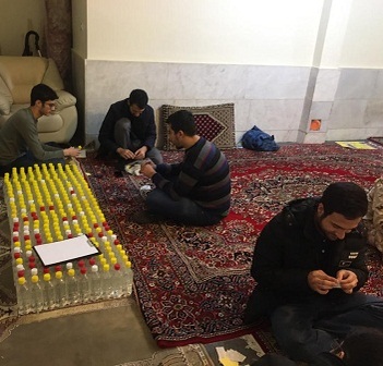 توزیع رایگان محلول ضدعفونی&zwnj;کننده میان مردم