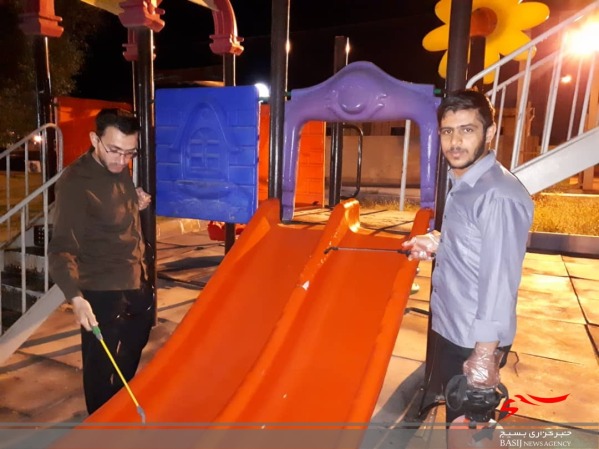 تعداد ۱۲ گروه جهادی جغرافیا محور و۴۰ گروه جهادی محله محور از بسیجیان شهرستان دشتی به جنگ ویروس منحوس کرونا رفتند تعداد ۱۲ گروه جهادی جغرافیا محور و۴۰ گروه جهادی محله محور از بسیجیان شهرستان دشتی به جنگ ویروس منحوس کرونا رفتند