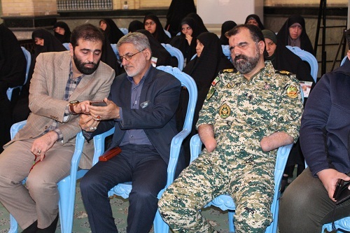 مراسم تجلیل از خانواده معظم شهدا ویژه خواهران برگزار شد