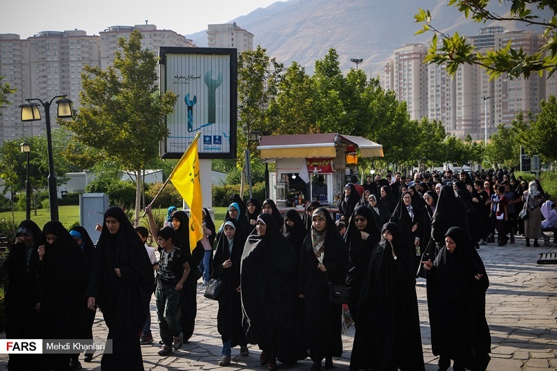 اجتماع بزرگ بانوان در کنار دریاچه خلیج فارس
