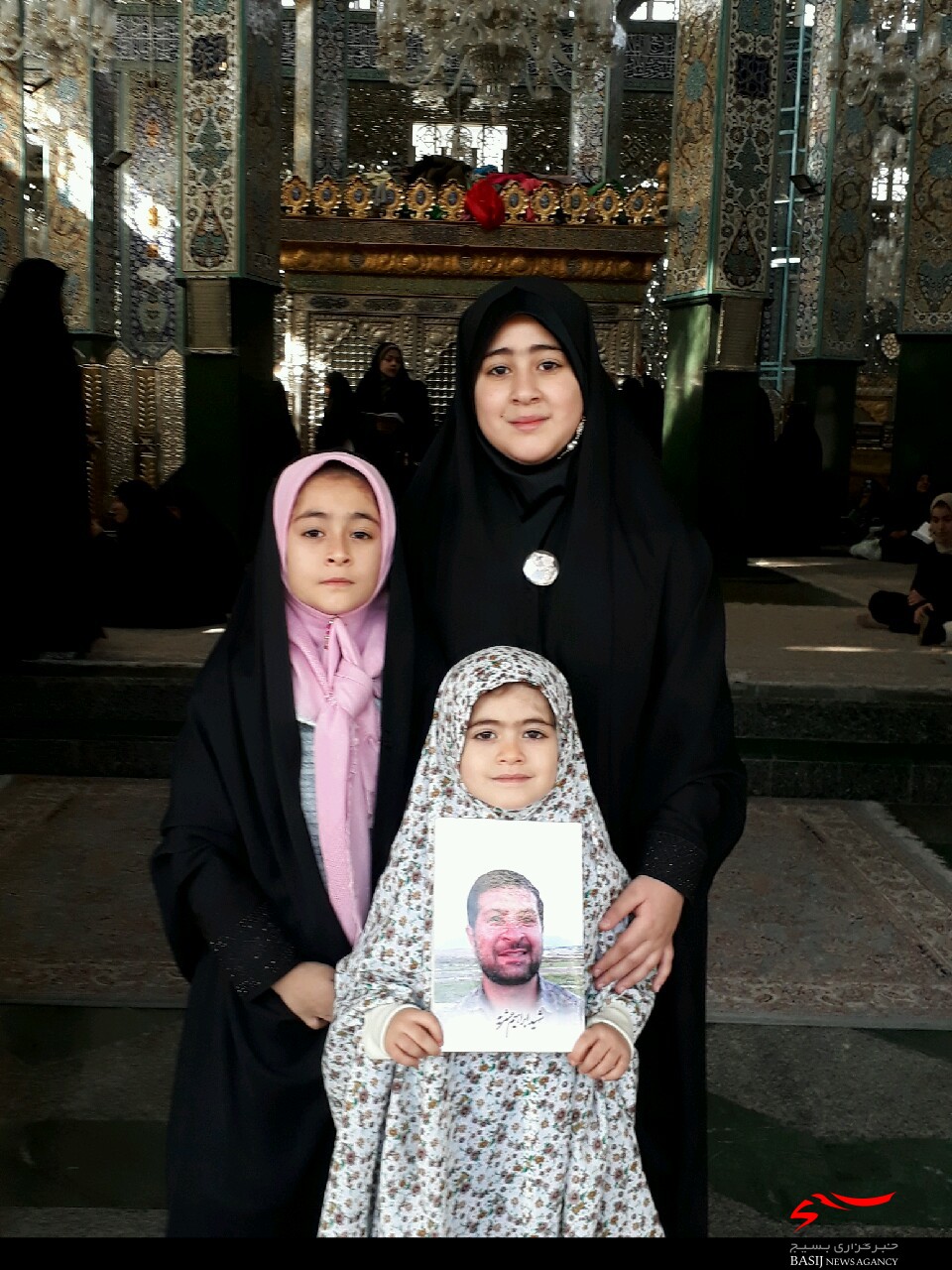 پایان چشم انتظاری فرزندان شهید عشریه / بابا به خانه آمد پایان چشم انتظاری فرزندان شهید عشریه / بابا به خانه آمد