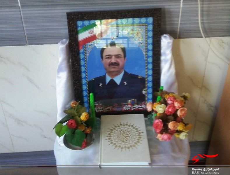 حضور فرمانده سپاه گلپايگان در جمع خانواده شهید امیر خلبان قجاوند حضور فرمانده سپاه گلپايگان در جمع خانواده شهید امیر خلبان قجاوند