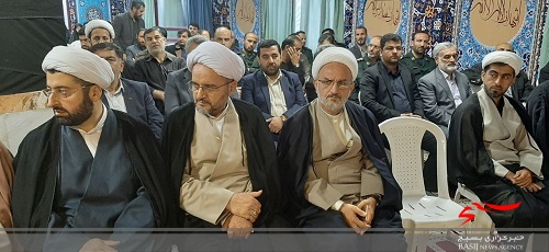 برای رسیدن به یک هدف مقدس باید در کنار هم تلاش کنیم