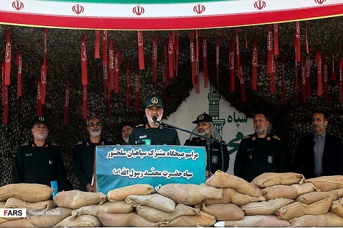 بازدید سرلشکر سلامی از صبحگاه مشترک یگان های نمونه سپاه تهران بزرگ