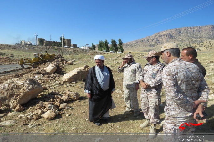 احداث راه روستایی در ارتفاعات شهر ازگله به‌همت گردان مهندسی تیپ انصارالحسین(ع)