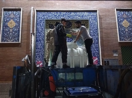 ضدعفونی معابر شهری، بیمارستان ها و کارگاه ها توسط بسیجیان ناحیه مسلم بن عقیل