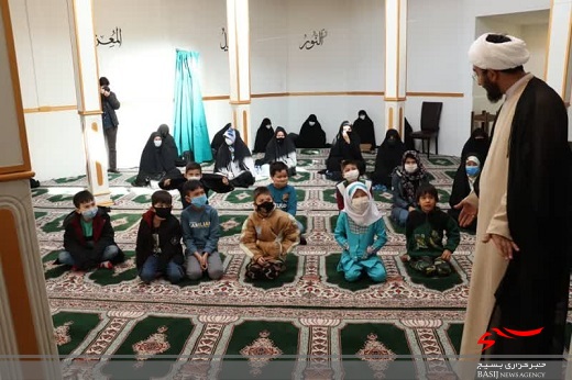 آیین تجلیل از فرزندان شهدای مدافع حرم در قم