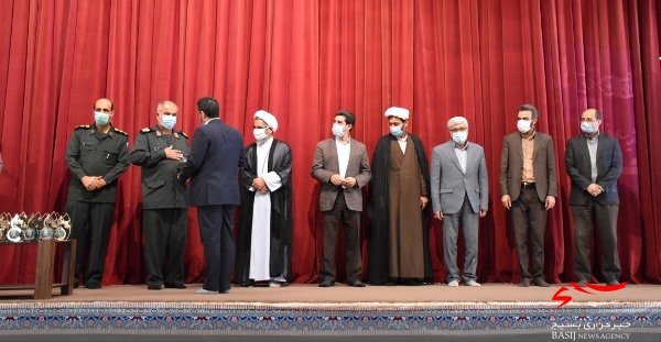 همایش علمی مکتب شهید سلیمانی در بوشهر برگزار شد/ تقدیر از 10 مقاله برتر همایش علمی بسیج