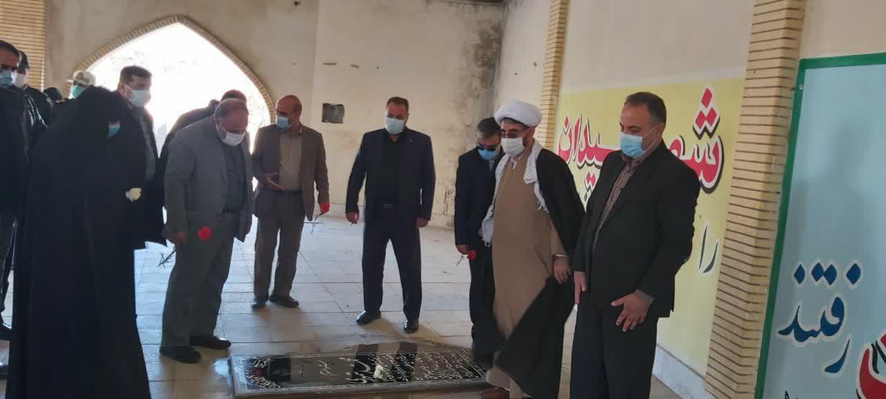 دیدار جمعی از مسئولین خرمدره ای با خانواده شهدای این شهرستان