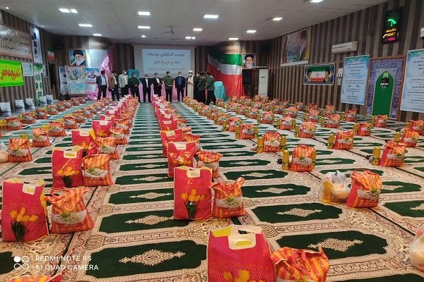 رزمایش کمک مومنانه با توزیع بیش از ۲۰۰ بسته معیشتی در ارسنجان برگزار شد رزمایش کمک مومنانه با توزیع بیش از ۲۰۰ بسته معیشتی در ارسنجان برگزار شد