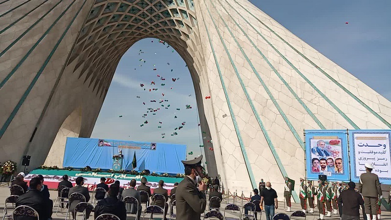 مراسم جشن سالگرد پیروزی انقلاب اسلامی امسال هم پر شور برگزار شد مراسم جشن سالگرد پیروزی انقلاب اسلامی امسال هم پر شور برگزار شد