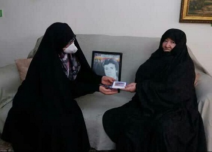دیدار با خانواده شهدا و غبار روبی مزار شهدا