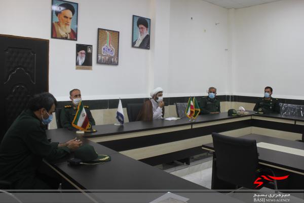 دیدار تعدادی از کارکنان سپاه تنگستان با امام جمعه شهراهرم
