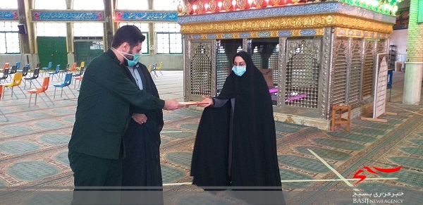 تجلیل از خبرنگاران افتخاری بسیج در قائم شهر