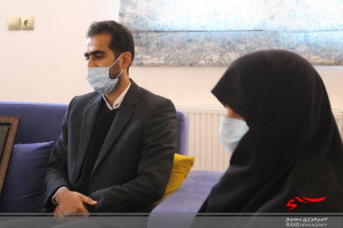 دیدار فرمانده سپاه کربلا با خانواده شهیدعسگری