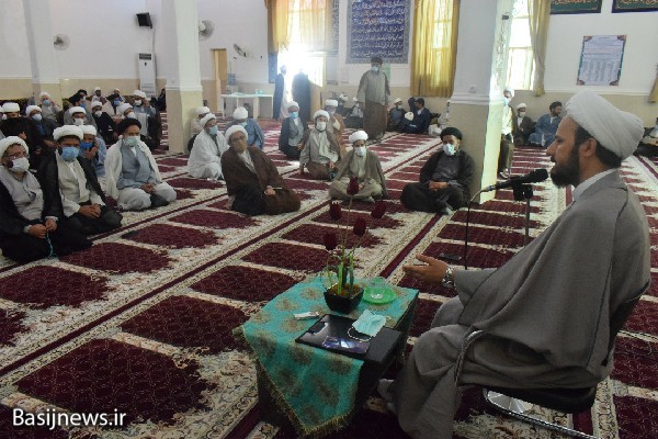 نشست استانی امامان روستا و مبلغان پایگاههای فرهنگی اجتماعی بوشهر برگزار شد نشست استانی امامان روستا و مبلغان پایگاههای فرهنگی اجتماعی بوشهر برگزار شد