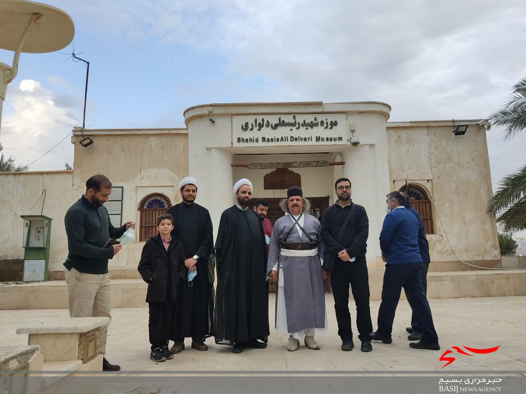 بازدید جانشین نماینده ولی فقیه در سازمان بسیج از موزه شهید رئیسعلی دلواری