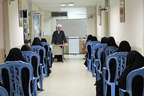 برگزاری کلاسهای قرآن و محافل انس با قرآن کریم ویژه ماه مبارک رمضان در سپاه تهران بزرگ