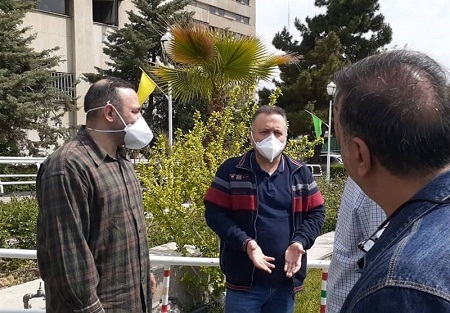 هنرمندان بسیجی از کادر درمان بیمارستان بقیه‌الله(عج) بازدید کردند