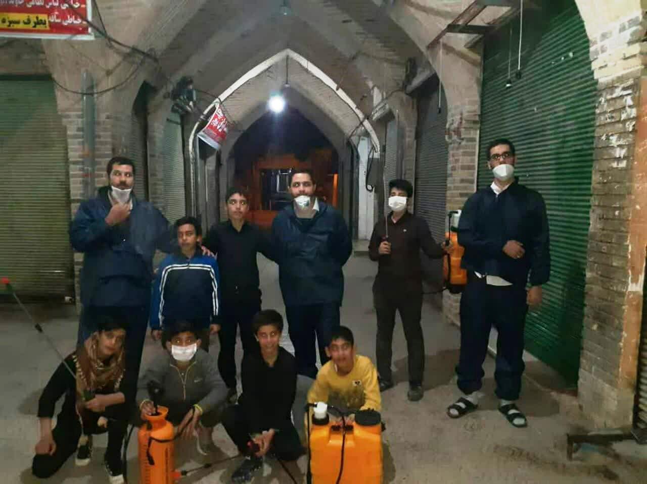 ضد عفونی کردن معابر واماکن عمومی استان زنجان به همت گروه جهادی شهید محسن محمدی ضد عفونی کردن معابر واماکن عمومی استان زنجان به همت گروه جهادی شهید محسن محمدی