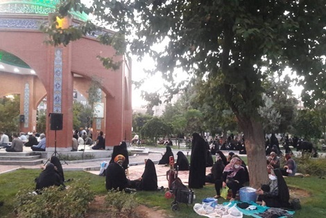 برگزاری مراسم دعای عرفه در جوار مزار شهدای گمنام