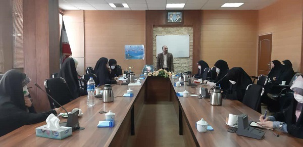 دوره آموزشی طرح یاوران ولایت شهرستان قزوین برگزار شد دوره آموزشی طرح یاوران ولایت شهرستان قزوین برگزار شد