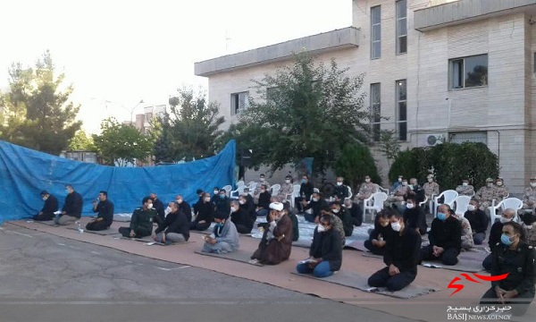 آیین عزاداری امام حسین(ع) در حیاط سپاه شبستر برگزار شد