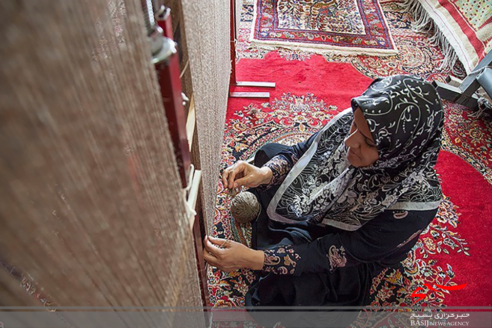 بافت ۶۳۱ تخته فرش توسط مددجویان اردبیلی