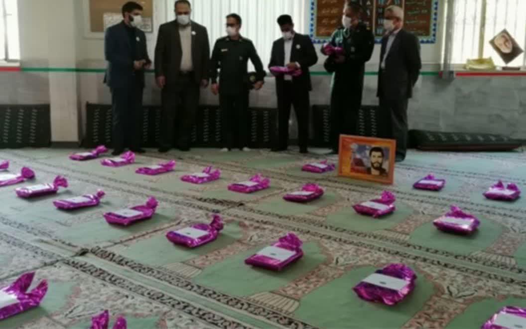 برگزاری صبحگاه مشترک و کمک مومنانه به همت بسیج دانش آموزی و آموزش پرورش ناحیه دو شهرری برگزاری صبحگاه مشترک و کمک مومنانه به همت بسیج دانش آموزی و آموزش پرورش ناحیه دو شهرری
