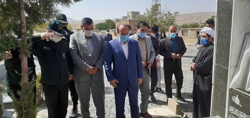 دیدار با امام جمعه هندودر و خانواده شهدا و گلباران قبور شهدای هندودر