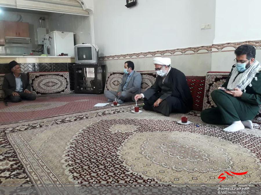 دیدار و تجلیل از خانواده شهدا به مناسبت هفته دفاع مقدس در شهرستان اشتهارد