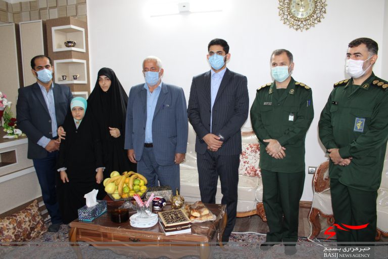 پیشتازی جوانان بسیجی در علم باعث اقتدار نظام است / نخبگان علمی،بهترین الگو برای بسیج