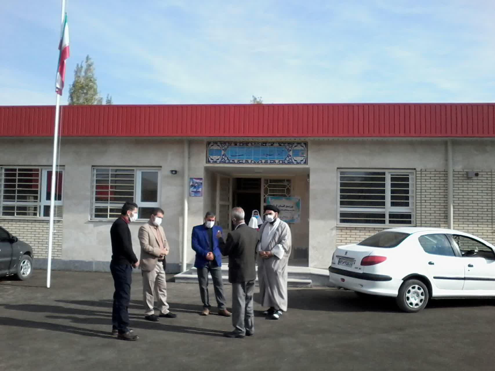 توزیع بسته های آموزشی برای دانش آموزان مناطق محروم در زنجان توزیع بسته های آموزشی برای دانش آموزان مناطق محروم در زنجان