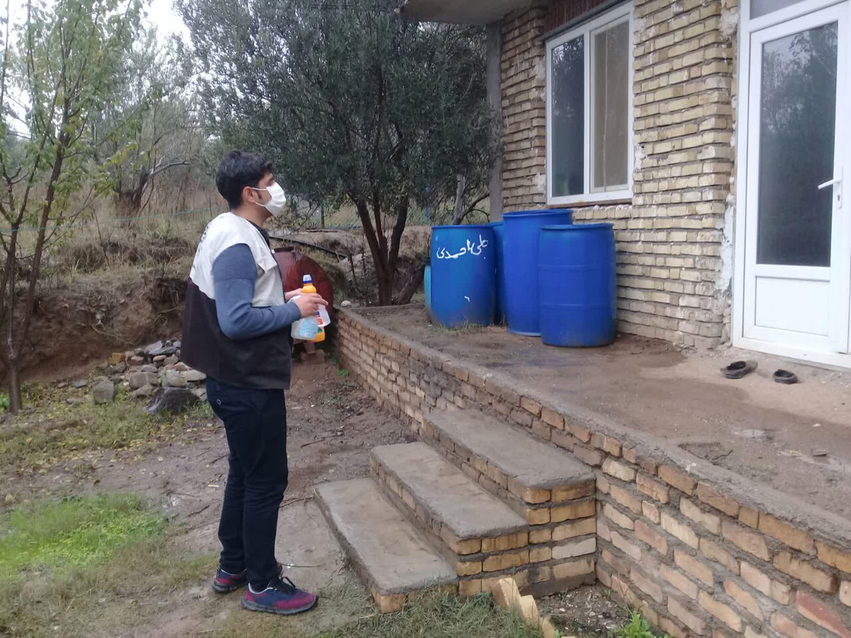 توزیع بسته های بهداشتی در روستاهای شهرستان طارم+تصاویر