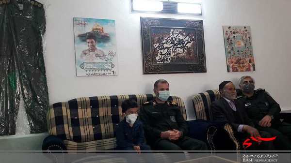 دیدار فرمانده سپاه کربلا با خانواده شهیدعمادی
