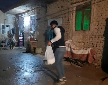اهدای بسته های معیشتی و غذای گرم به خانواده های بی بضاعت