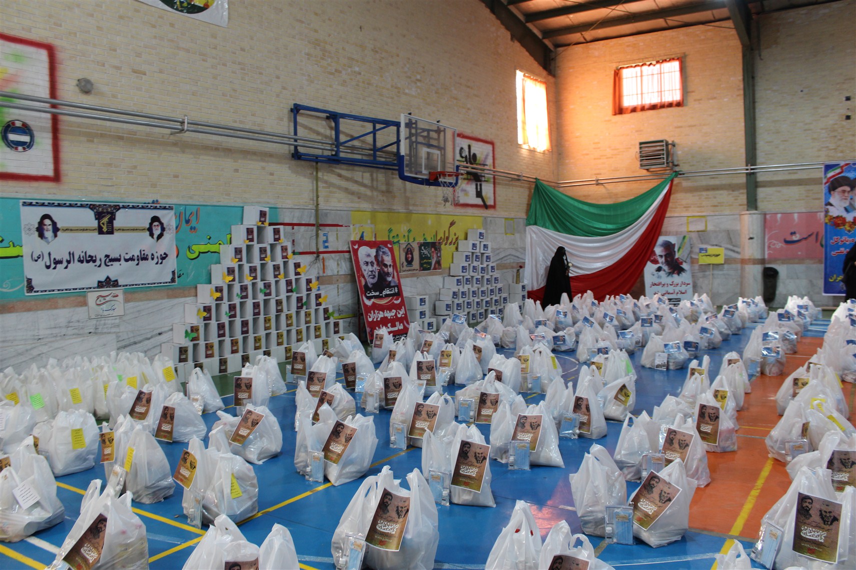 کمک دهها میلیونی اصناف بسیجی در شاهرود کمک دهها میلیونی اصناف بسیجی در شاهرود