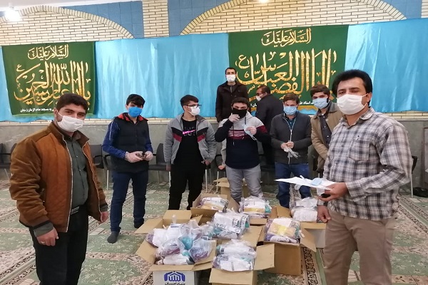 توزیع یک هزار و ۵۰۰ بسته بهداشتی میان آسیب دیدگان از کرونا توزیع یک هزار و ۵۰۰ بسته بهداشتی میان آسیب دیدگان از کرونا