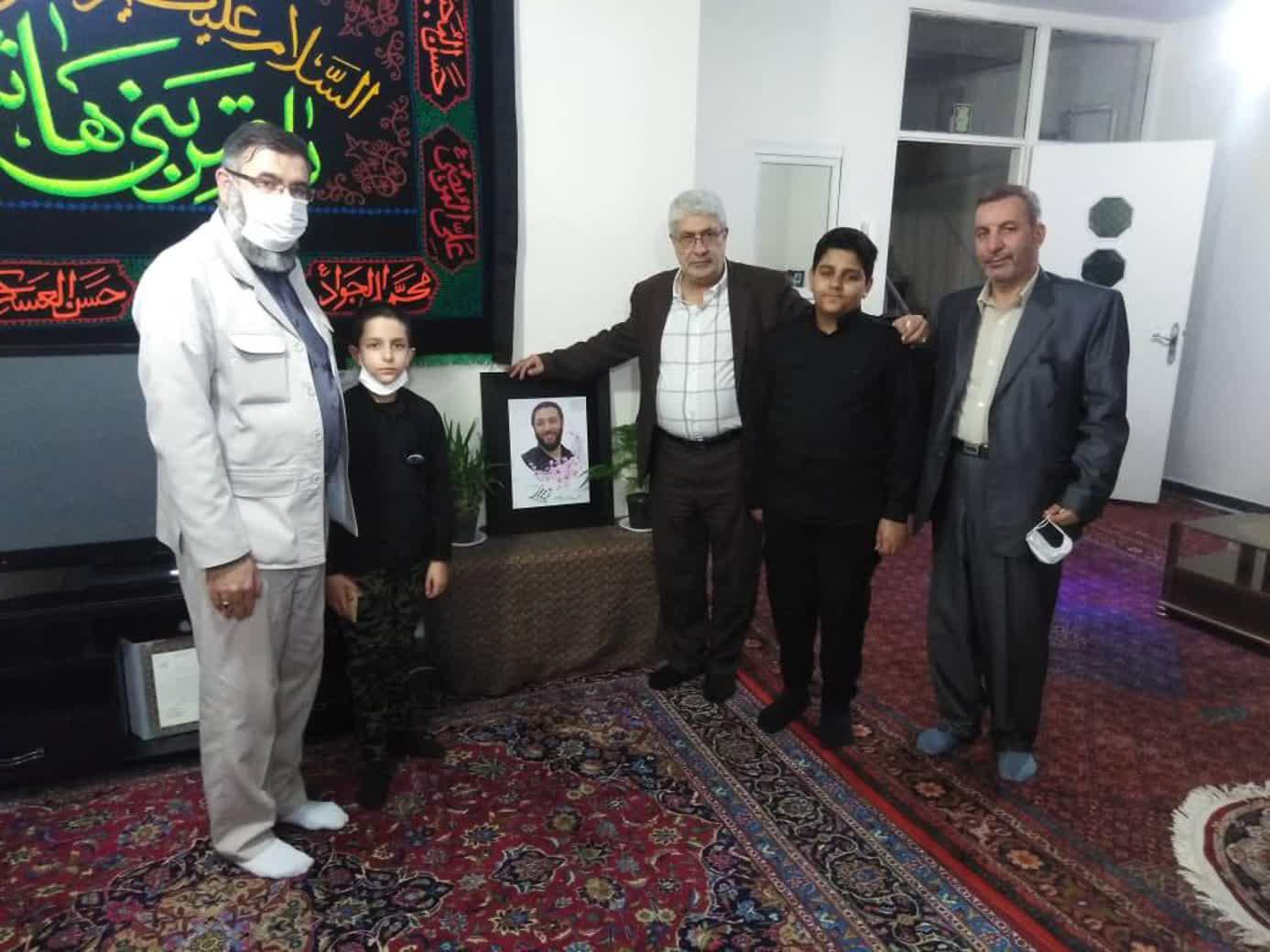 دیدار معاون قضایی دادستان کشور و فرمانده بسیج قوه قضائیه و وزارت دادگستری با خانواده معزز شهید محمد محمدی دیدار معاون قضایی دادستان کشور و فرمانده بسیج قوه قضائیه و وزارت دادگستری با خانواده معزز شهید محمد محمدی
