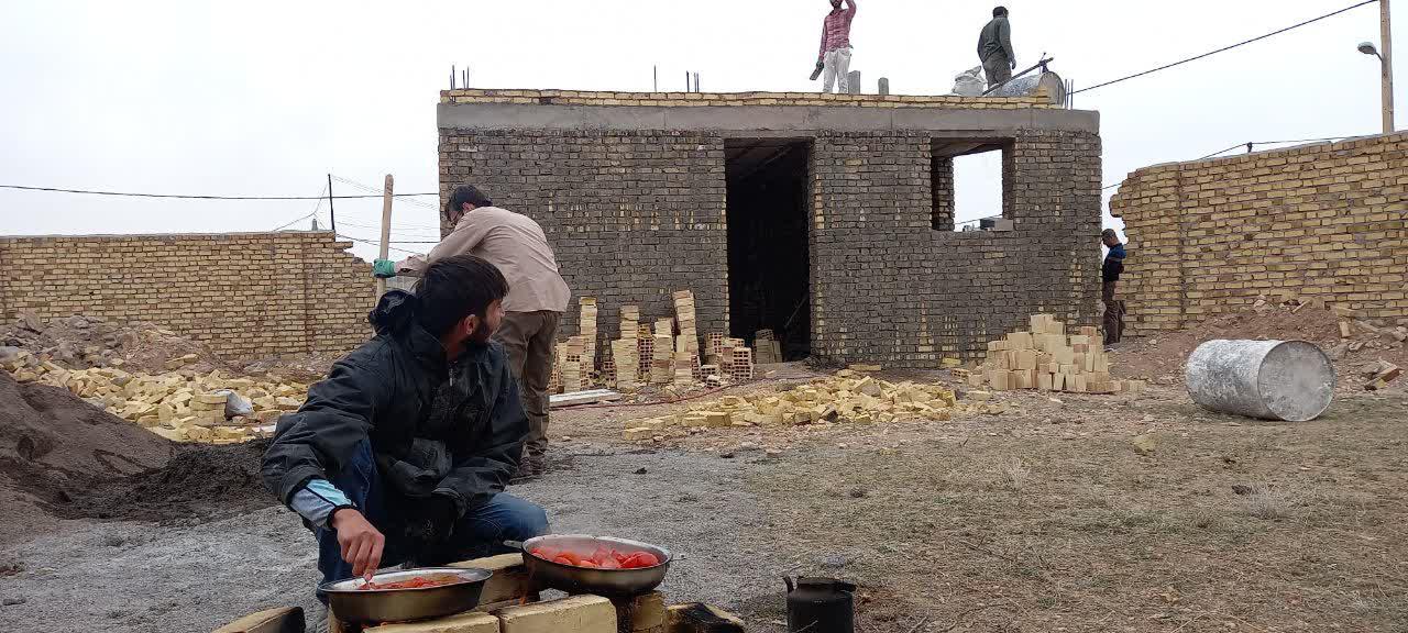 شوق خدمت به محرومان توسط جهادگران بسیجی گروه جهادی شهید شاطری در زنجان شوق خدمت به محرومان توسط جهادگران بسیجی گروه جهادی شهید شاطری در زنجان