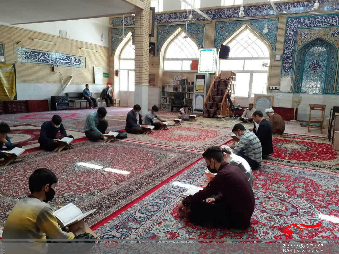 مراسم جزء خوانی قرآن کریم بسیجیان پایگاه امام خمینی (ره)