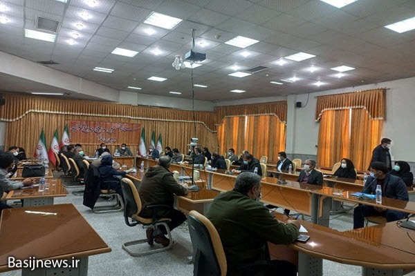 واحدهای تولیدی اولین گام توسعه شهرستان و مقابله با تحریم&zwnj;ها هستند