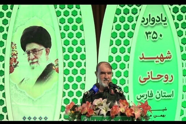 روحانیت با تقدیم ۴ هزار شهید، در دفاع مقدس میدان&zwnj;داری کرد