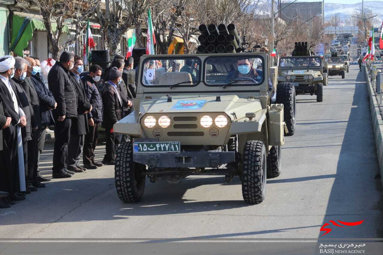 فرمانده سپاه چالدران با خانواده شهدای این شهرستان دیدار کرد