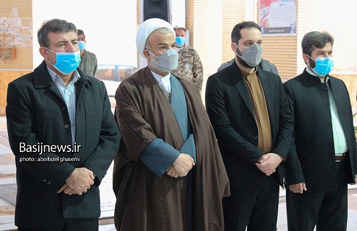 تجدید میثاق مسئولان شهرستان دشتستان با شهدا در اولین روز ایام دهه فجر